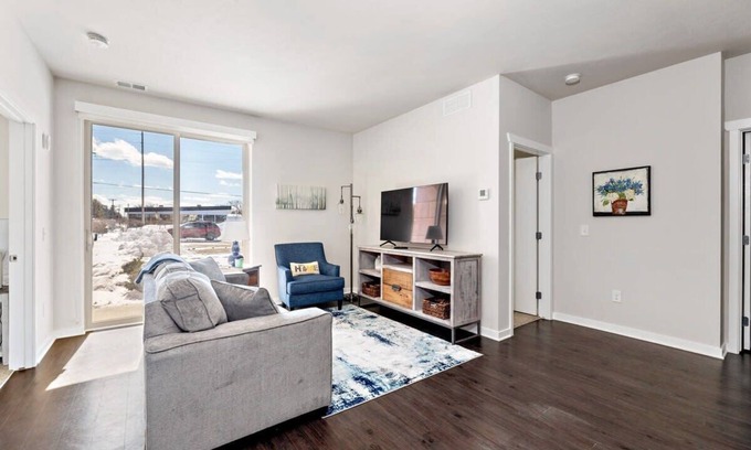 Traverse City Condominio | *Trendy 2 Bedroom Condo Near Downtown TC*