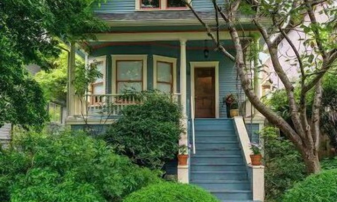 Grandview-Woodland Casa | Trendy and Cozy 1 Brm Garden Suite in Grandview-Woodland