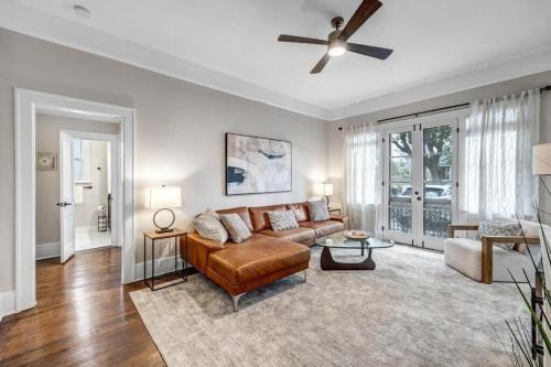 Riverside Apartamento | Trendy Historic Apt - Blocks from Shoppes of Avondale