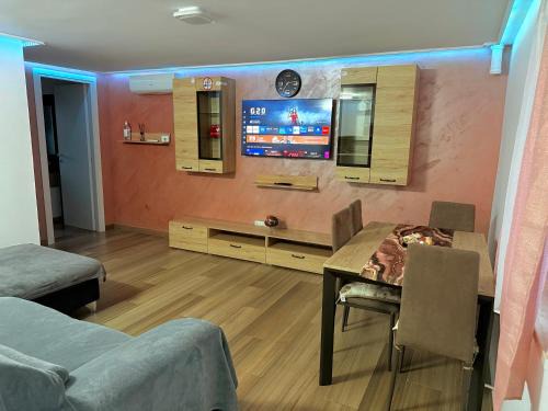 Aprilia Casa | Trendy Home
