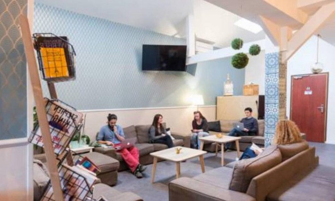 Petit-Ivry Hostal | Trendy Hostel