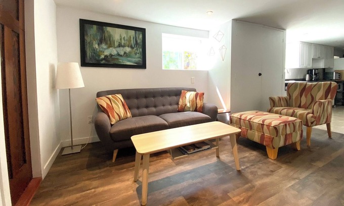 Riley Park Casa | TRENDY MAIN STREET SPACE