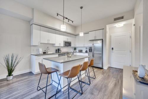 Midtown Apartamento | Trendy One Bedroom Getaway Steps from Biscayne