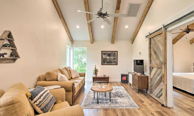 Palm City Casa | Trendy Palm City Cottage with Porch on 5 Acres!