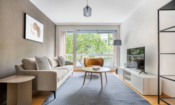 St. Johann Apartamento | Trendy St. Johann 3 Room w/ Storage, nr local market, by Blueground