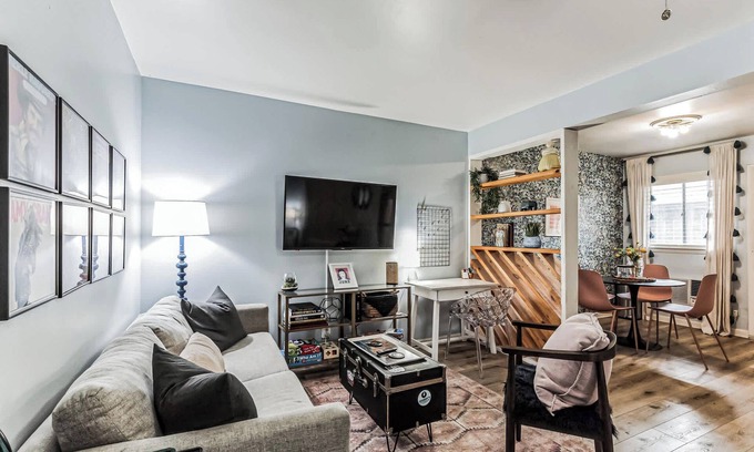 Melrose Condominio | Trendy Studio for 4 w/ Community Pool!