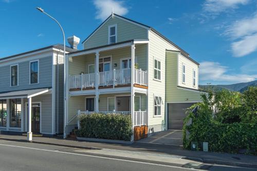 Nelson Casa | Trendy Townhouse