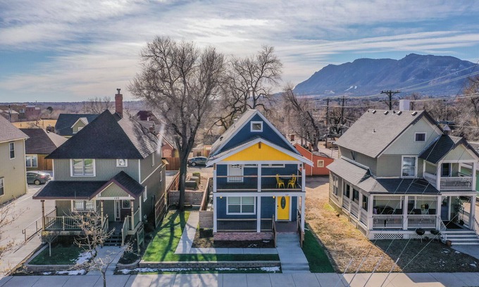 Downtown Colorado Springs Apartamento | Trendy Urban Neighborhood & Dog-friendly Downtown