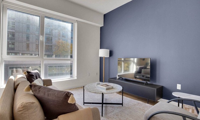 Manhattan Valley Apartamento | Trendy UWS Jr 1BR w/ Elevator & W/D, nr Central Park, by Blueground