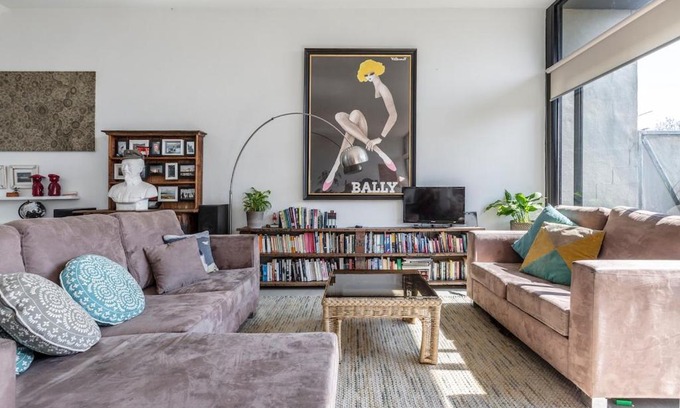 Richmond North Apartamento | Trendy Warehouse in Melbourne laneway, walk to MCG