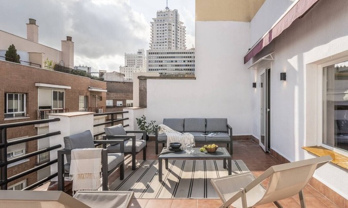 Moncloa - Arguelles Apartamento | Trentola - 3 bedroom in Malasaña