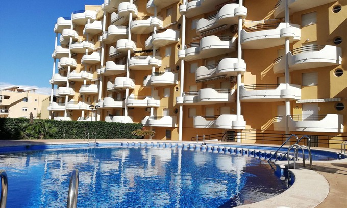 Playa de Xeraco Apartamento | Tres dormitorios, dos terrazas, piscina, a cuarenta metros de la arena!