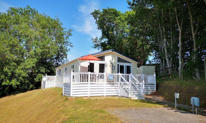Dawlish Warren Casa | Trevellian - Spacious Scenic Lodge - Tranquil Retreat