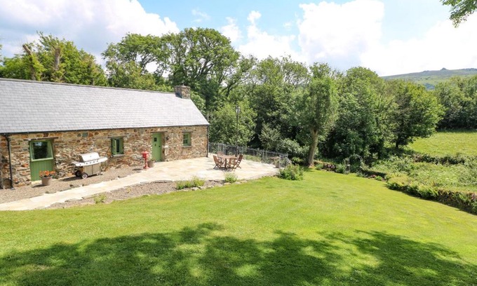Dinas Cross Casa | Trewrach Cottage