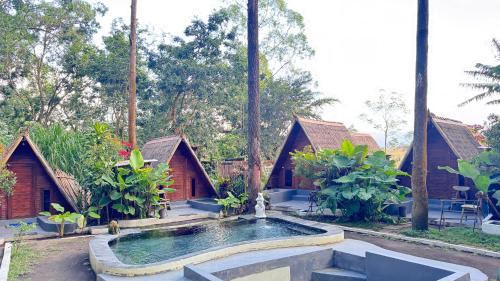 Toya Bungkah Casa | Triangle House and hot spring