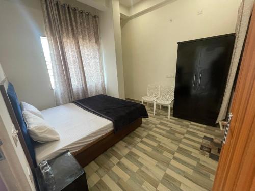Mahmoorganj Casa | Tridev inn