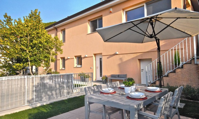 Roiano-Gretta-Barcola-Cologna-Scorcola Apartamento | Trieste (Barcola) - Apartamento en villa con jardín privado, a 300 metros del mar
