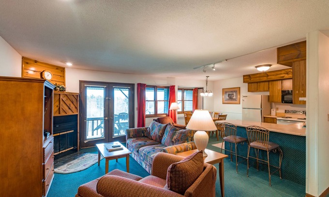 DuBois Condominio | Trilevel 2 Bedroom Condo in Lakeside Resort Community (1 Queen & 2 Twin Beds)