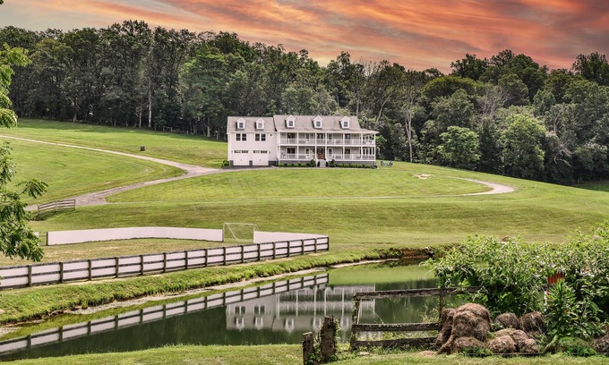 Paeonian Springs Casa | Trinity Farm Manor: Private Lake Retreat and Soccer Arena