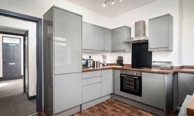 Wakefield Casa | Trinity Hideaway - Private En-suite Room Wakefield