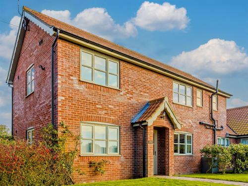 Irstead Casa | Trinity House