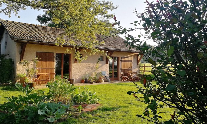 Viry Cama Y Desayuno | Trip'n Touille guest house with a view of the groves