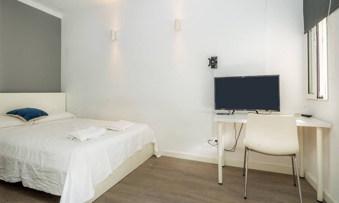 Can Pastilla Apartamento | Habitación Triple Nº2' con terraza compartida, Wi-Fi y aire acondicionado