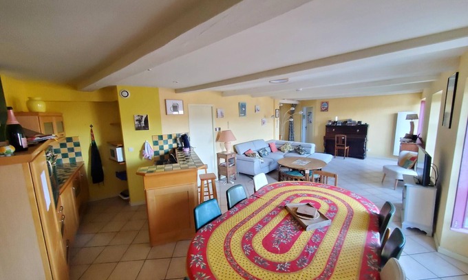 Besse-en-Chandesse Apartamento | TRIPLEX DE CHARME DANS PETITE COPROPRIETE