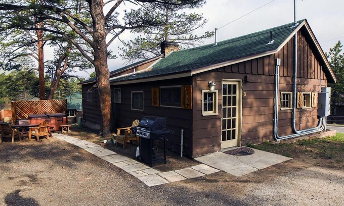 Estes Park Casa | Triple R Cottages- 8 cabin