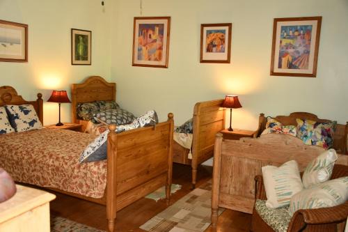 Tanetane Cama Y Desayuno | Triple Room Bed and Breakfast main House