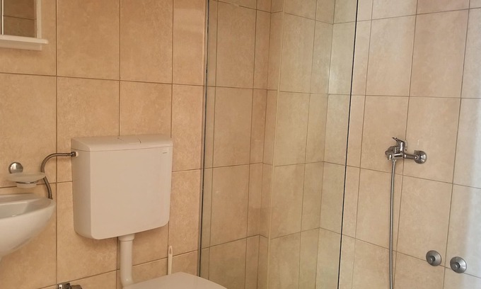 Gjerana Casa | Triple room by the swimming pool