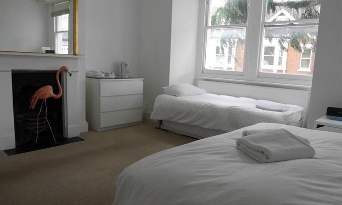 Kew Apartamento | Triple-Estándar-Baño en la habitacion