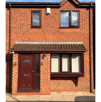 Smethwick Casa | Triple Room near Train Station