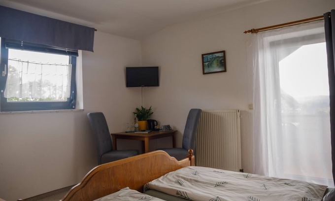 Fleckl Apartamento | Habitación triple, ducha, aseo, balcón - Gasthof - Pension Sonneneck