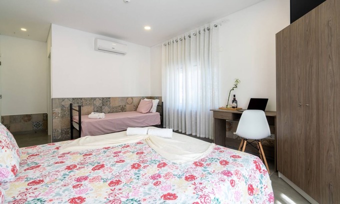 Arvore Casa | Host Wise Arvore - Triple Room w/ Terrace and Pool