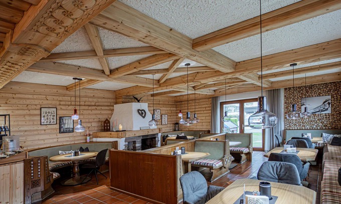 Kaprun Cabaña | Habitación triple con ducha o bañera. Cuarto de baño, aseo - Eschenhof, casa de huéspedes