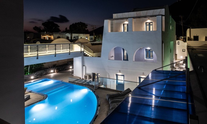Perissa Casa | Tristhenia Hotel