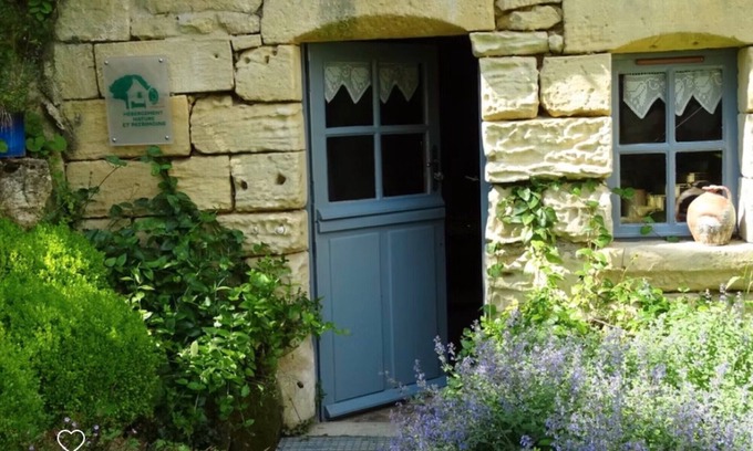 Villaines-les-Rochers Casa | Troglodyte House Carved in Stone