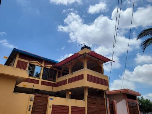 Porto-Novo Apartamento | trois chambres et salon avec balcon à Porto Novo
