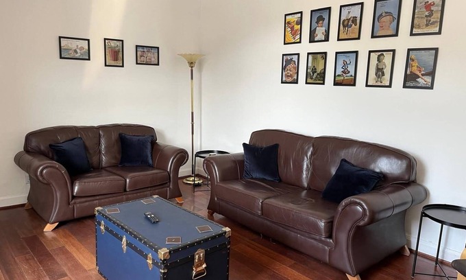 Troon Apartamento | Troon town centre apartment. Great for golf, beach, coastal walks and much more.