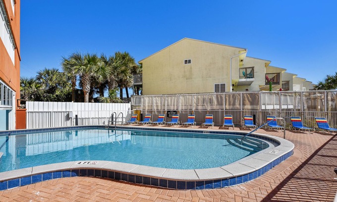 West Panama City Beach Condominio | Tropic Winds by Book That Condo