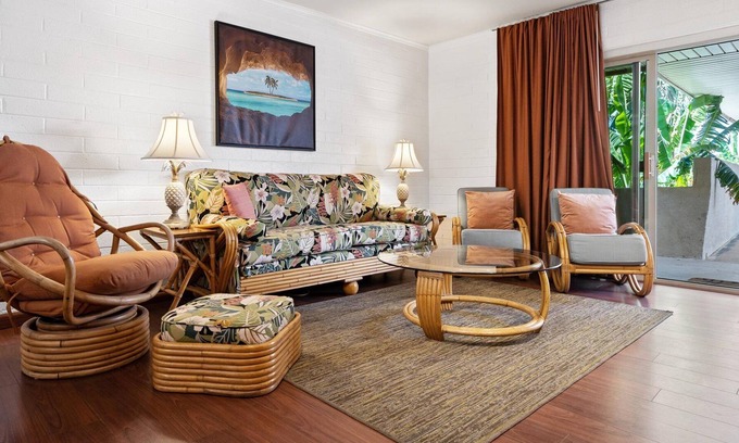 Arts District Condominio | TROPICAL ABODE: COMMUNITY POOL + RELAXING PATIO