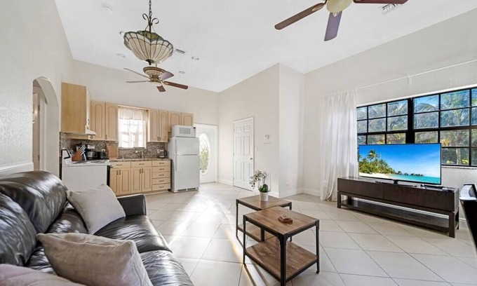 Southwest Ranches Casa | Tropical and Lush Paradise