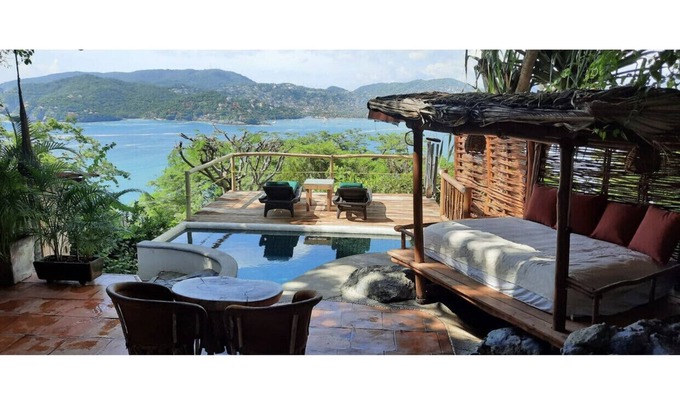 Playa Las Gatas Casa | Bungalow de artista tropical con vistas panorámicas al mar y la bahía.