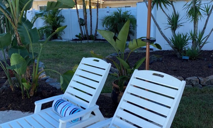Largo Casa | Tropical Backyard Heated Pool House Close to Beach
