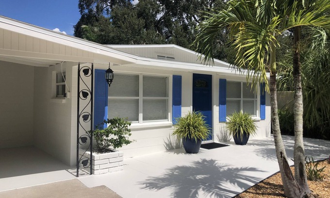 Alta Vista Casa | Situado en el centro, cerca del centro de Sarasota, recientemente renovado, Tropical