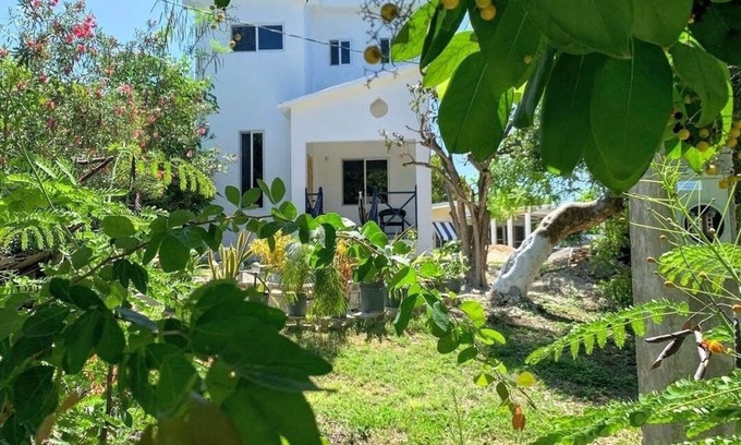 Treasure Beach Cabaña | Tropical Beach Loft w/King Bed + Sea/Mountain Views!