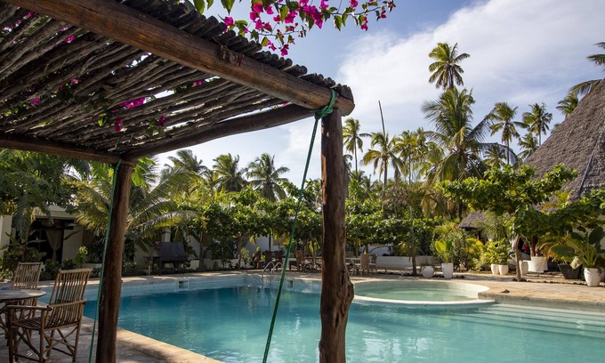 Pingwe Hotel | Tropical Boutique Hotel & Resto