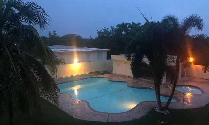 Cabo Rojo Apartamento | Tropical Breeze Combate Puerto Salinas