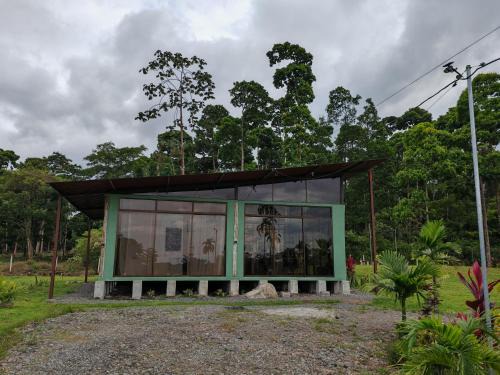 Guápiles Chalet De Esquí | Tropical Crystal House
